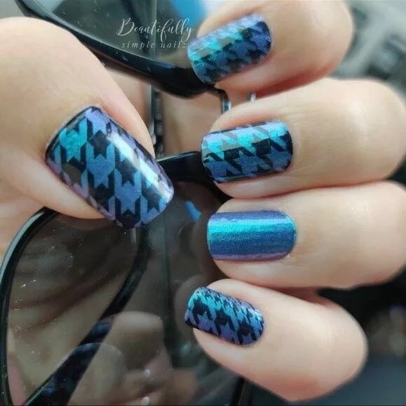 COPY - 🎉3/$25 NEW Color Street Nail Strips Suit Yourself teal to purple houndst… - Picture 1 of 11